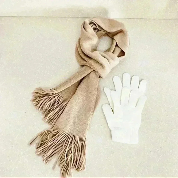 Set Universal oblong scarf & Knit Gloves - Picture 1 of 3